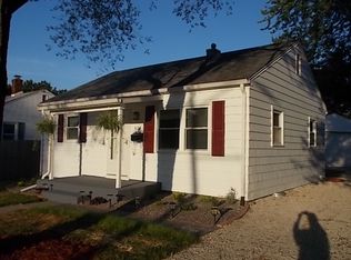 618 Spruce St, Pana, IL 62557
