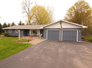 593 Birch Dr, Oneida, WI 54155