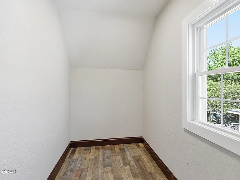 402 N Wall Ave — Photo 52