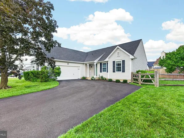 154 Sugarberry Dr, New Castle, DE 19720