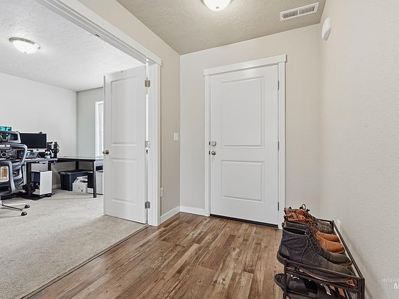 4th image of 4026 E Hawk Ridge Dr