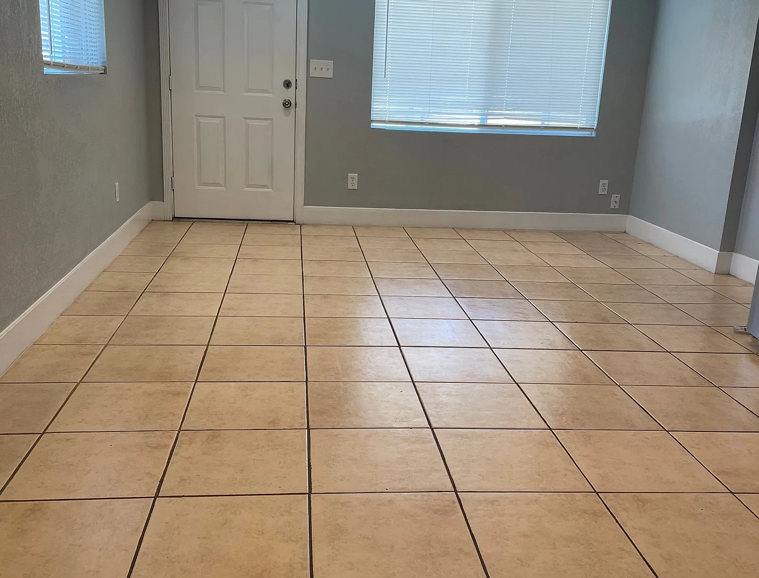 1050 East Fairmount Avenue — Photo 2