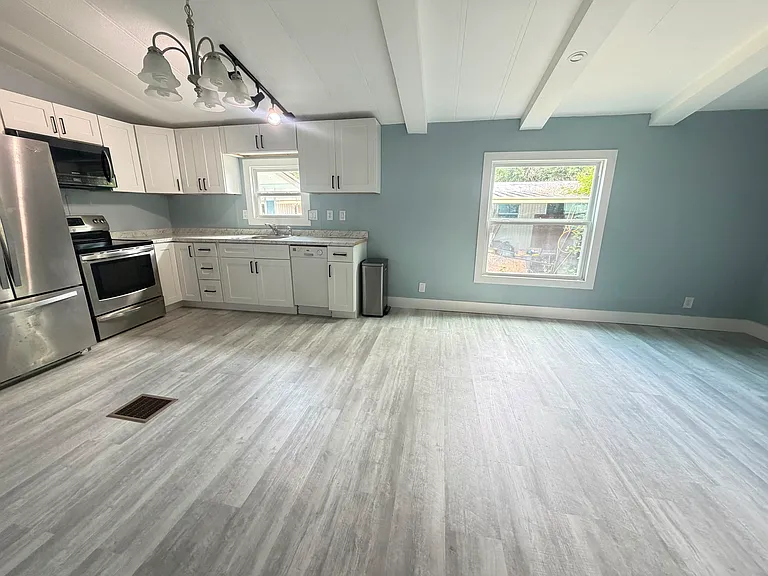 6530 Sutherland Ave — Photo 11