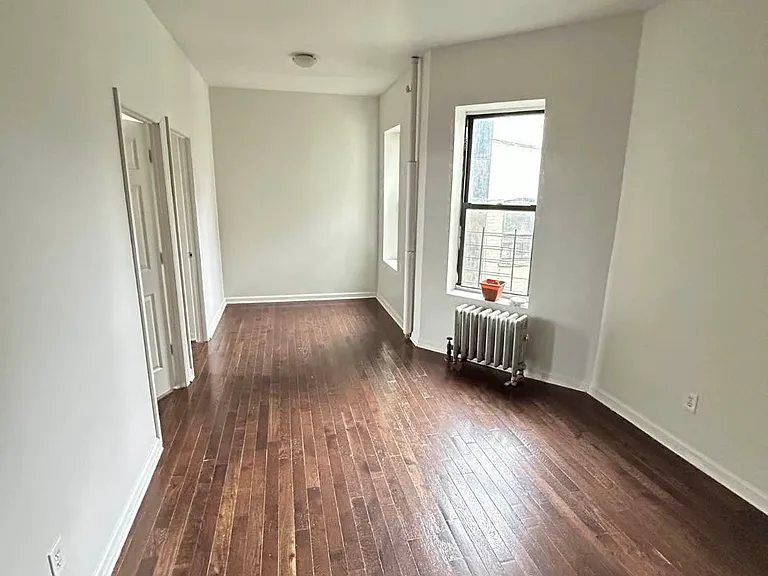 18-15 Everdell Ave #3C — Photo 4