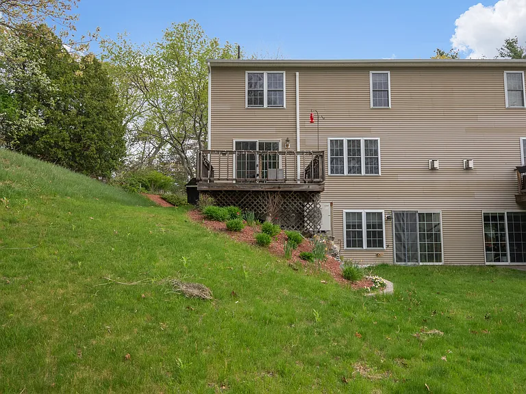 27 Colburn St #27 — Photo 35