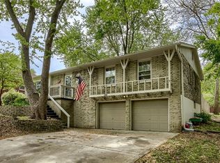 4006 Woodbury St, Independence, MO 64055