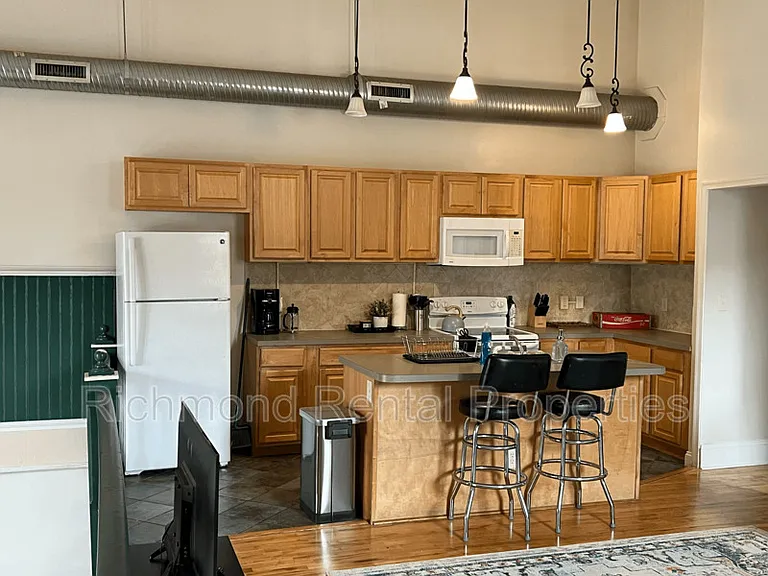 11 E Broad St #5 — Photo 9