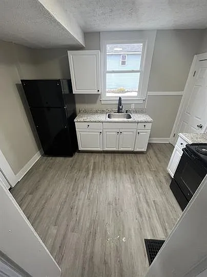 2 bed, 1026 sqft, $1,350 — Photo 2