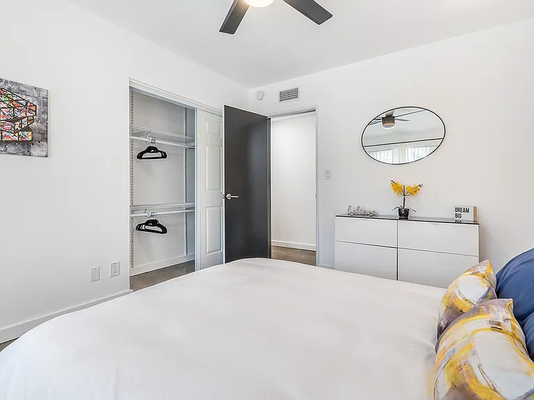 22349 Vanowen St — Photo 22