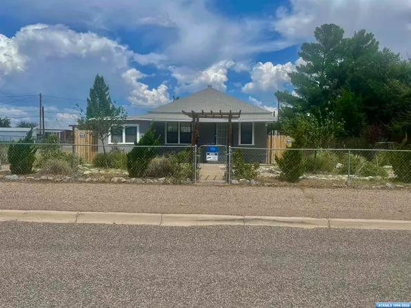 106 Aztec Ave, Hurley, NM 88043