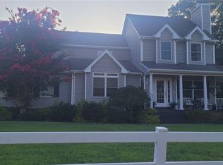 62 Hallock Landing Rd, Rocky Point, NY 11778