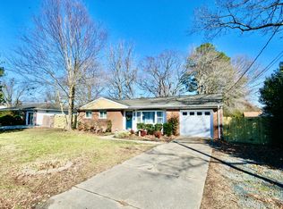 344 Kings Grant Rd, Virginia Beach, VA 23452