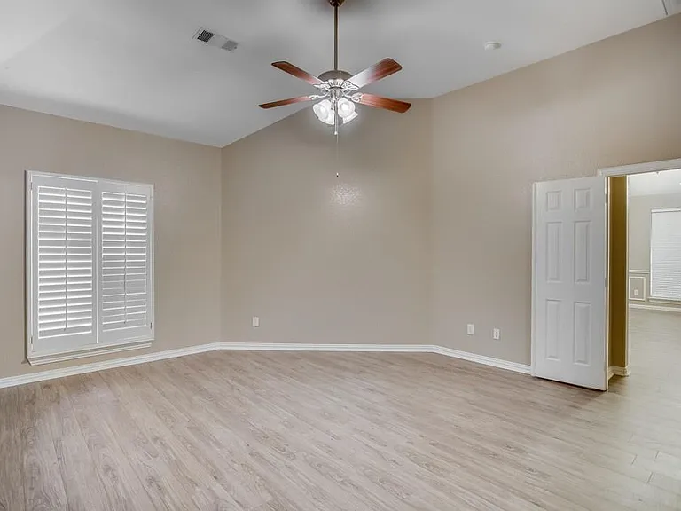 4513 Rock Creek Ln — Photo 14