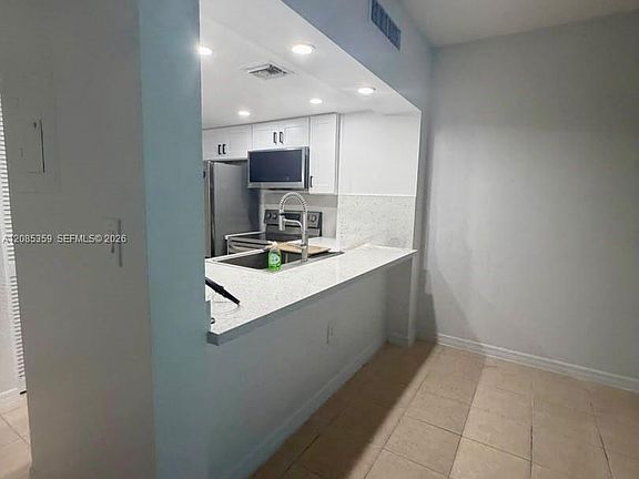 5th image of 540 Brickell Key Dr APT 1603