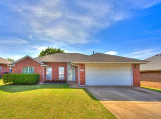 813 N Morgan Dr, Moore, OK 73160