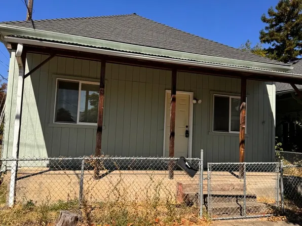 328 SE Lane Ave, Roseburg, OR 97470
