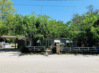 203 E Fleming Ave, Comanche, TX 76442