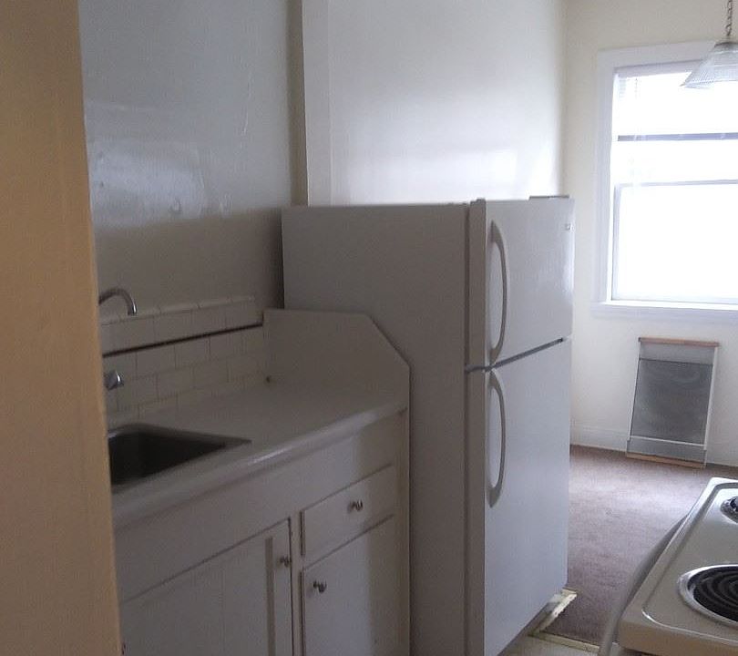 1st image of 3201 Beaumont Ave APT 07