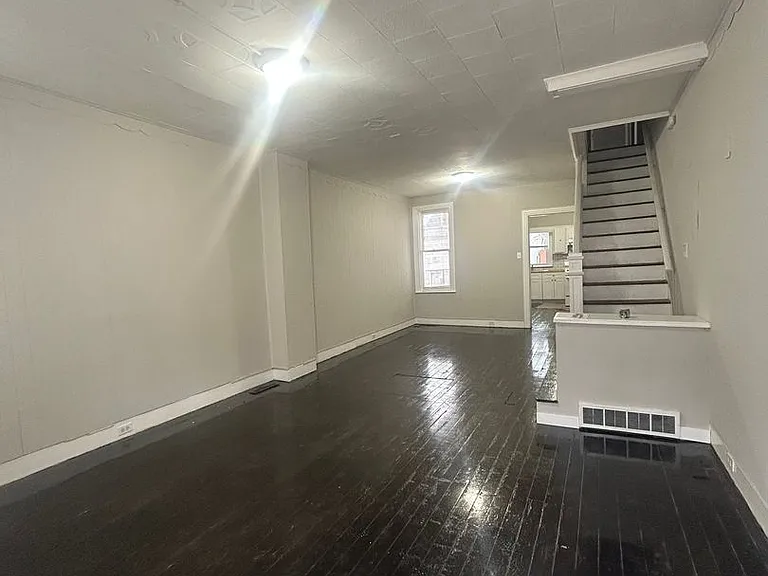 216 Park Pl — Photo 2