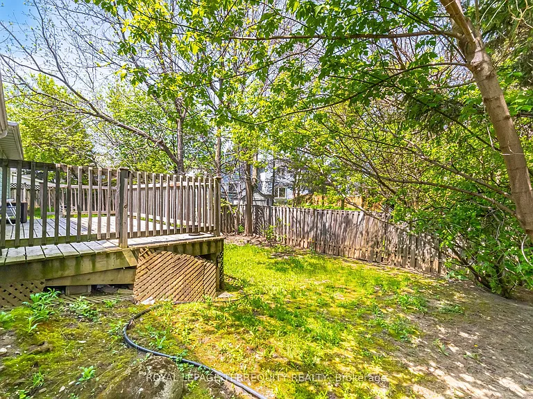 16 Royal Ave — Photo 42