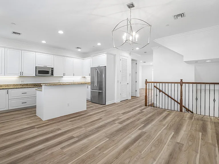 824 Virginia Garden Dr — Photo 11