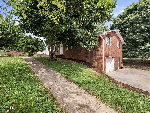 3rd image of 512 Highland View Dr
