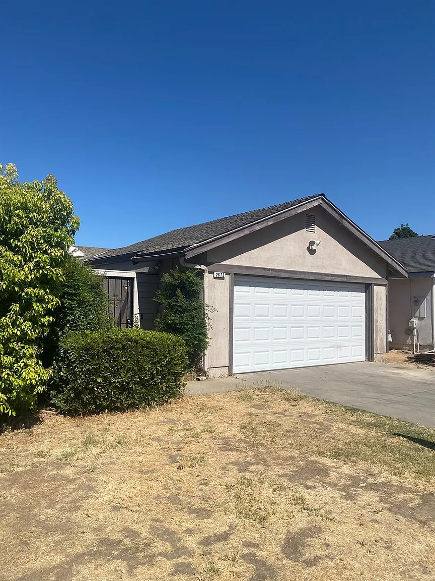 2673 N Marty Ave photo 1