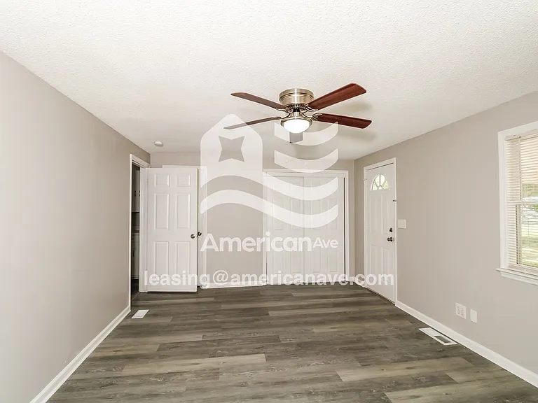 14995_007_wm_-_main_bedroom_12876763.jpg