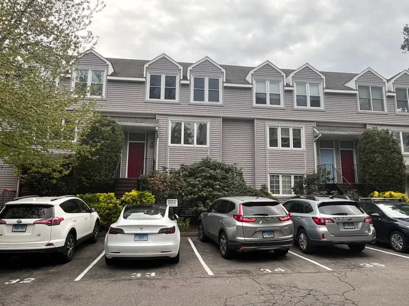 2700 Bedford St APT O, Stamford, CT 06905