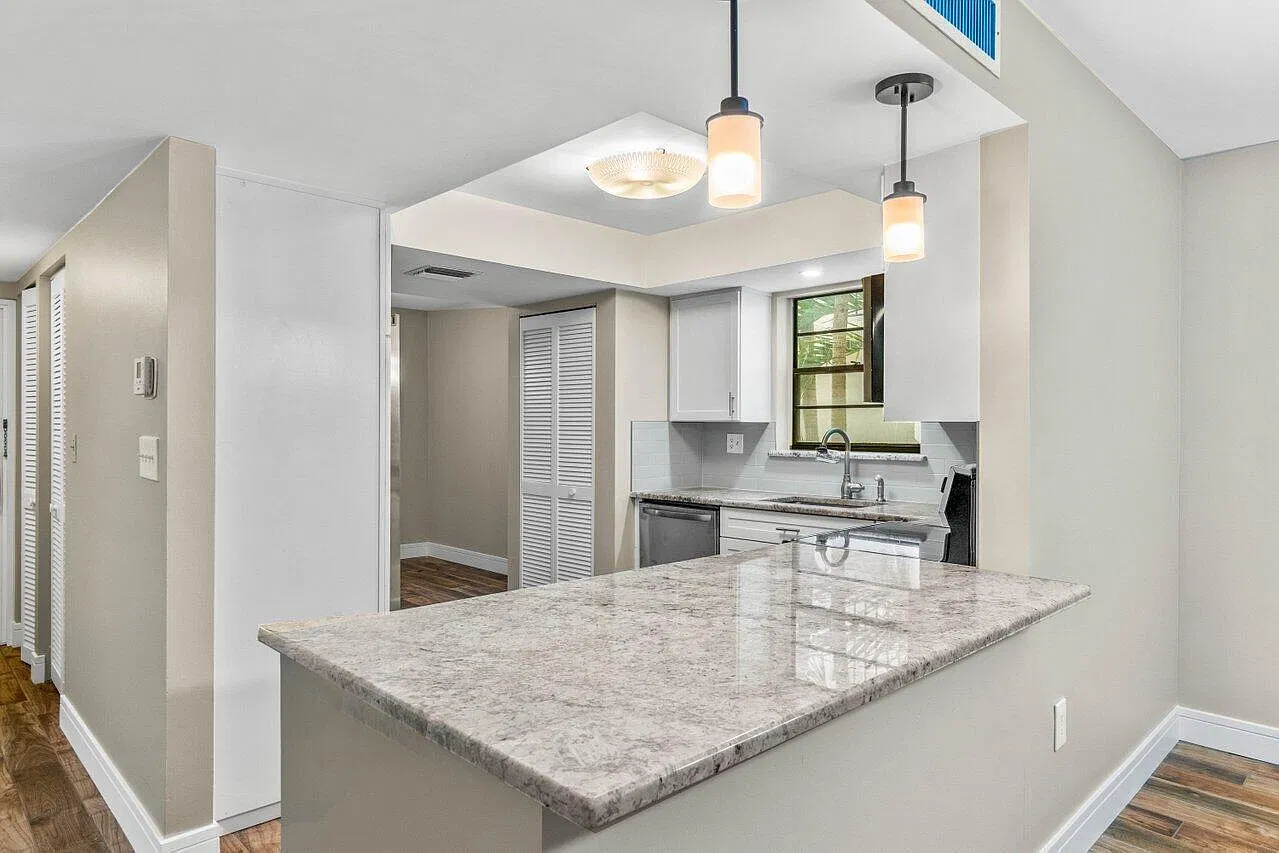 2 bed, 2.0 bath, 1243 sqft, $2,500 — Photo 2