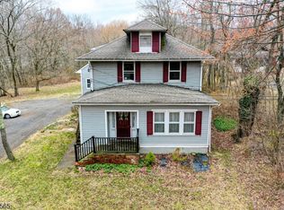 496 Valley Rd, Gillette, NJ 07933