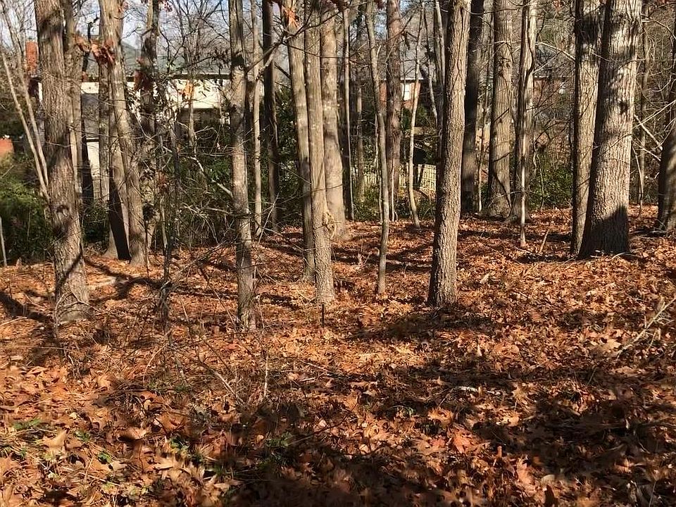 2nd image of 326 Carola Ln
