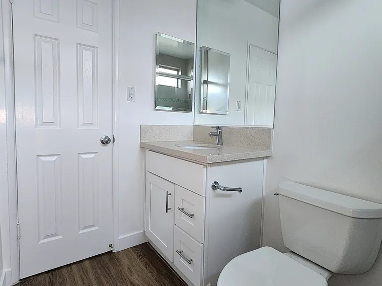1433 S Saltair Ave #8 — Photo 12