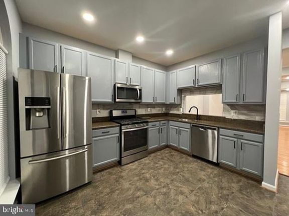 3rd image of 4126 Fountainside Ln