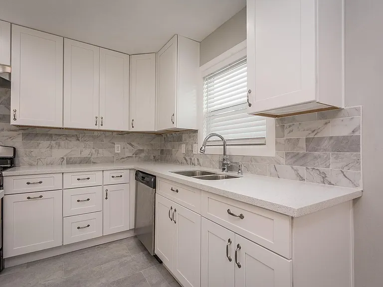 4411 Knotty Oaks Trl — Photo 28