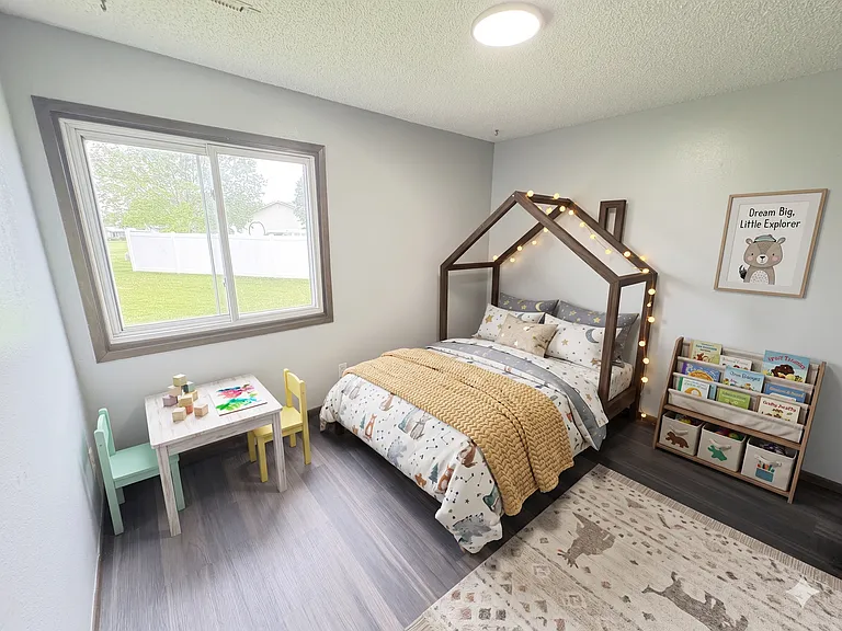 1319 Ravenwood Rd — Photo 4