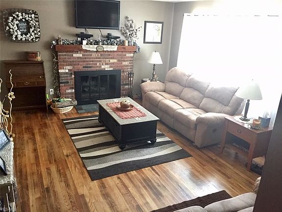 4th image of 4900 Lake Dawn Dr