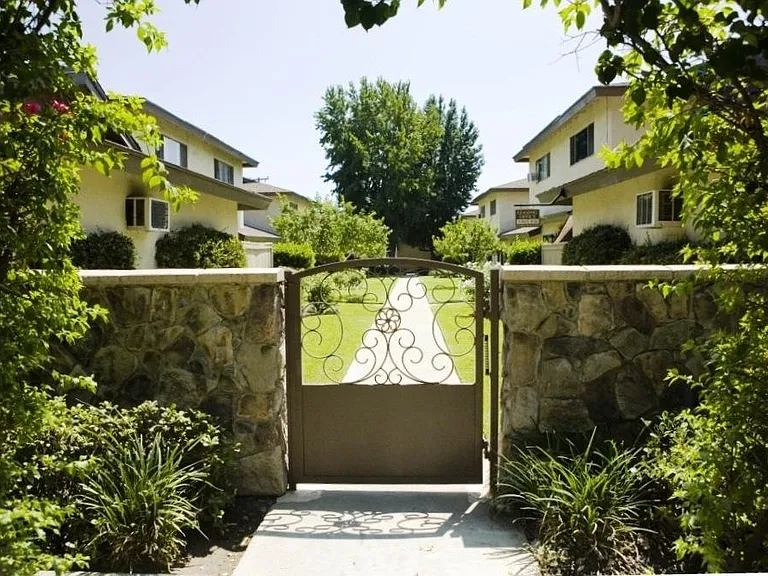 690 W San Jose Ave #9 — Photo 4