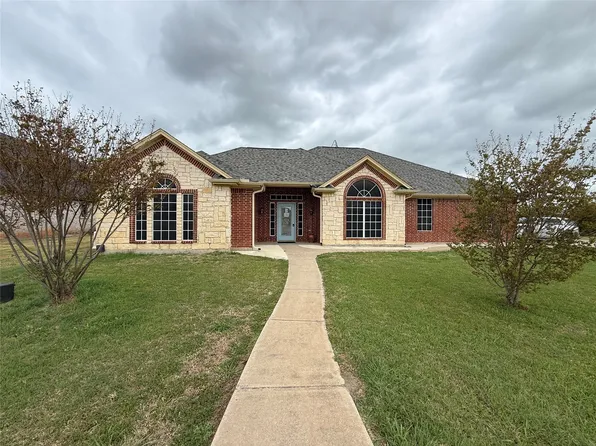 543 Islet Dr, Runaway Bay, TX 76426