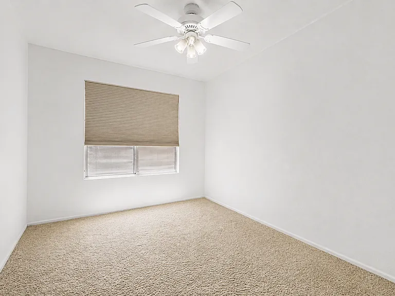 6906 W Phelps Rd — Photo 20