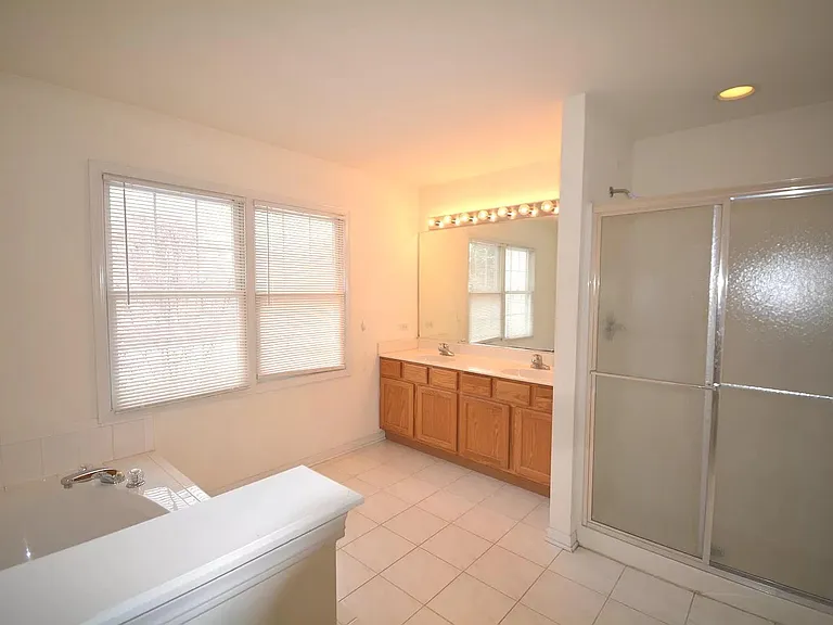 203 Jessica Ct — Photo 17