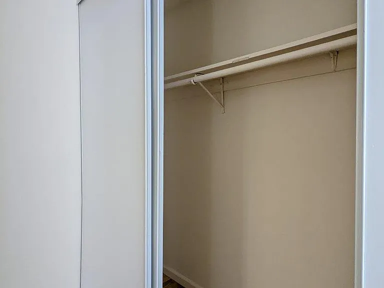 Vanguard Apartments — Photo 25