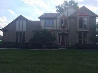 3182 Salem Dr, Rochester Hills, MI 48306