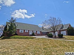 140 Clearview Pl, Carlisle, PA 17015