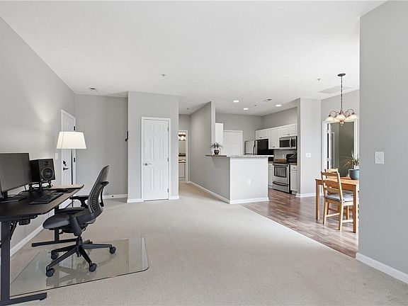 5th image of 411 Stockton Rdg