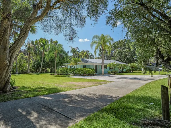 450 28th Ct, Vero Beach, FL 32968