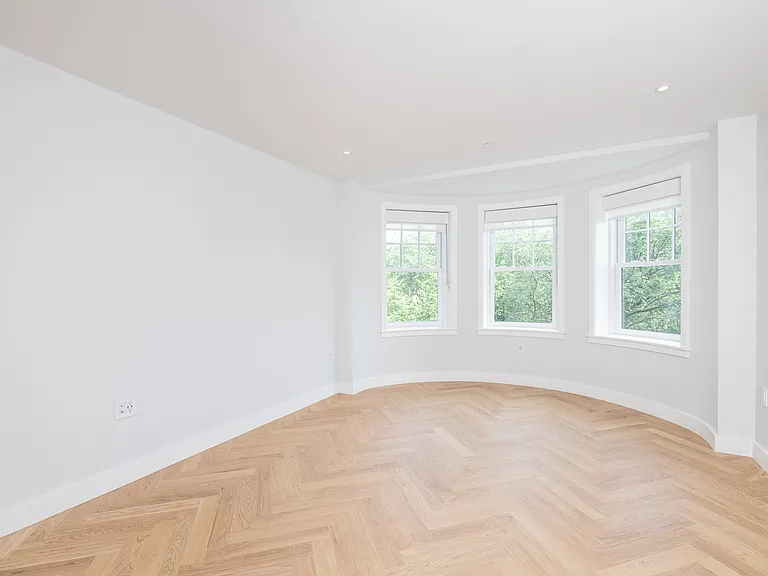 12 Commonwealth Ave #507 — Photo 1