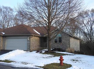 1003 High Point Dr, Rockton, IL 61072