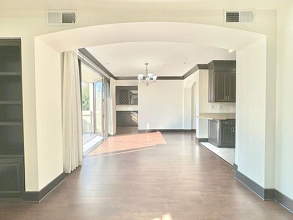 5th image of 1415 Greenfield Ave APT 302