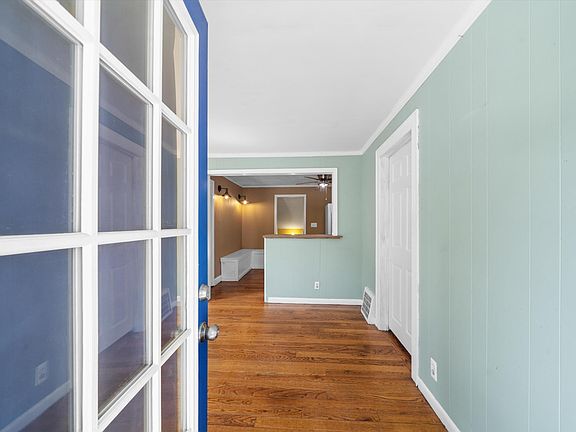 5th image of 191 University St